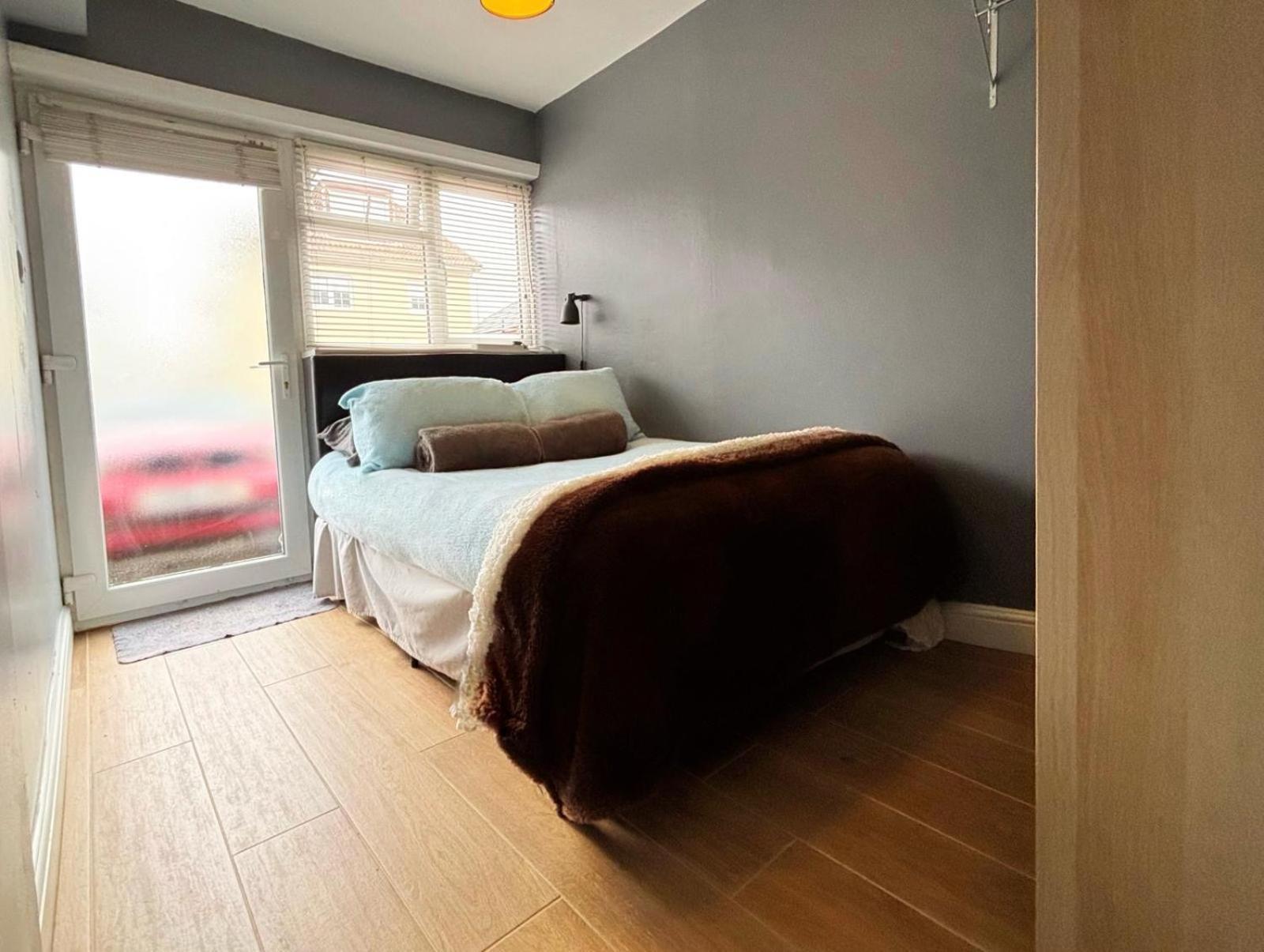 Shirley Apartments, Cozy Studio, Self Check In, 10 Min Drive To City Centre, Walking To Redbridge Train Station Southampton Bagian luar foto